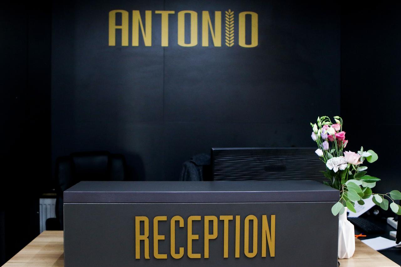 Hotel Antonio Uschhorod Exterior foto